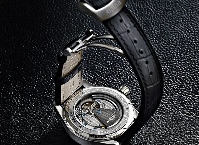 Alpina Worldtimer Manufacture back