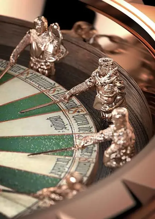 Roger Dubuis Excalibur Round Table-closeup