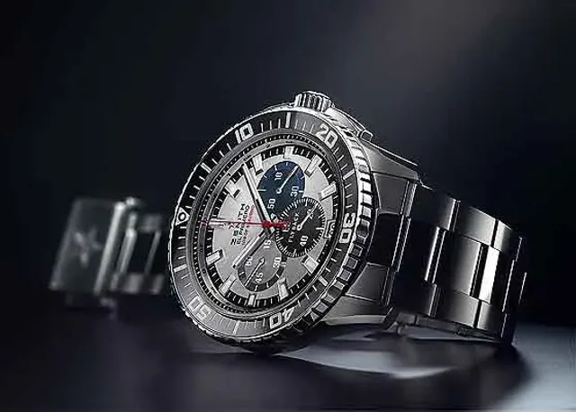 Zenith El Primero Stratos Flyback Striking 10th Tribute to Baumgartner - reclining_560