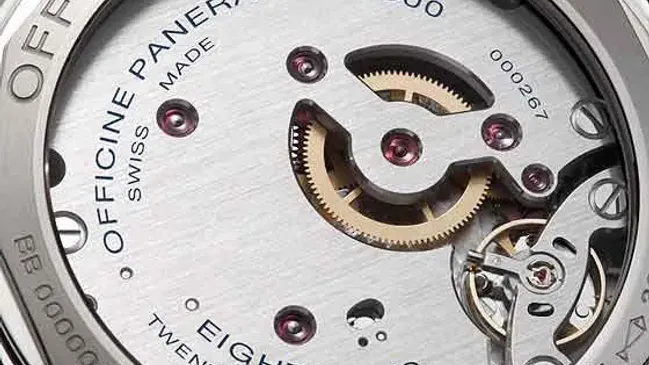 Panerai Calibre P.5000 manual-wound movement with an eight-day power reserve (PAM00510-caseback)