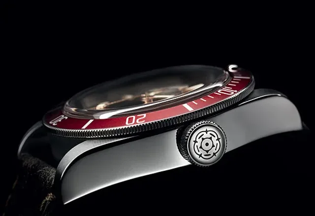 Tudor Heritage Black Bay - side
