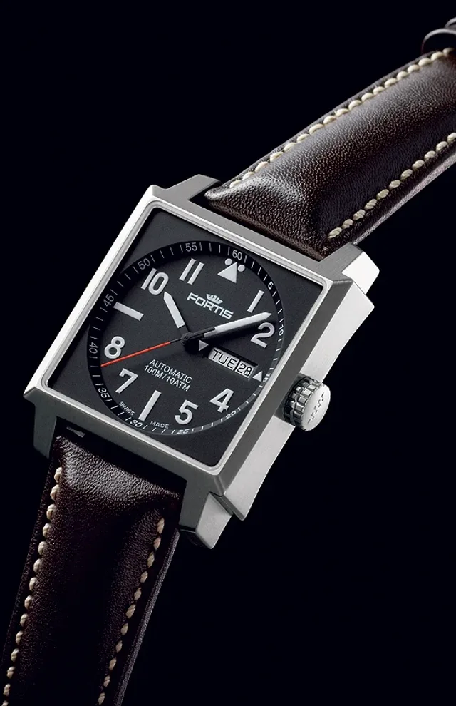 Fortis Square - front