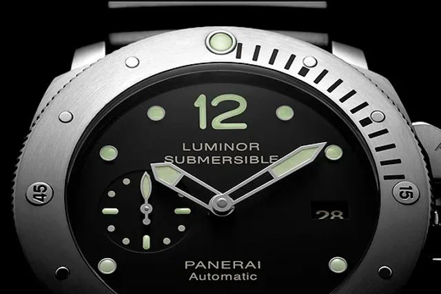 Panerai PAM571 - dial CU 1