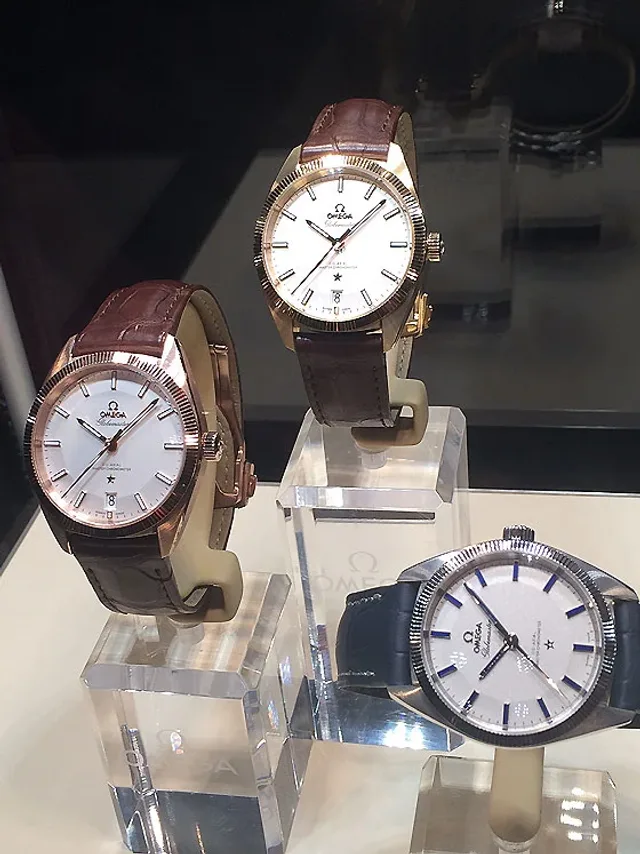 Omega Globemasters in vitrine