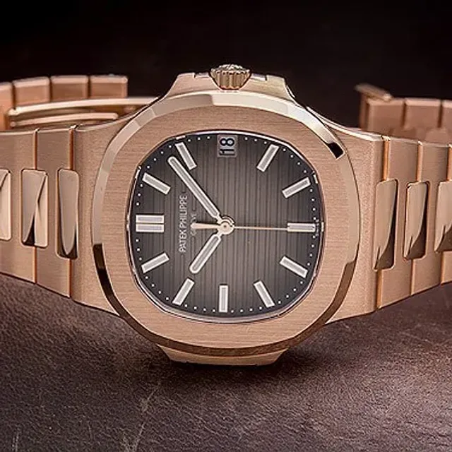 Patek Philippe Nautilus Ref. 5711 - Gold