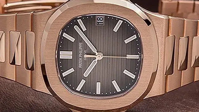 Patek Philippe Nautilus Ref. 5711 - Gold