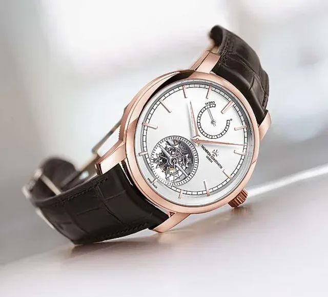 Vacheron Constantin Patrimony Traditionnelle Tourbillon 14 Days - reclining