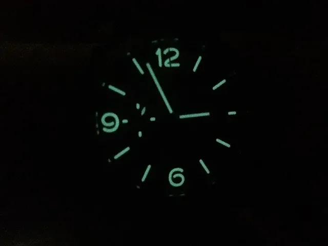 Panerai Luminor Ceramica - lume