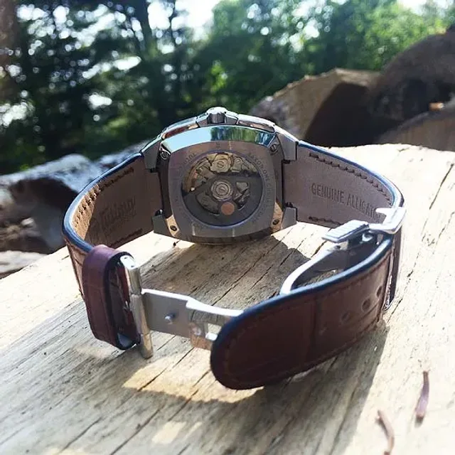 Tutima Saxon One Chronograph - back - log