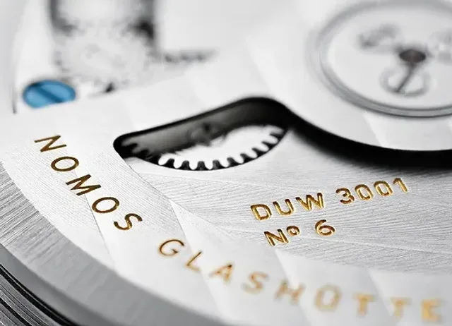 Nomos Caliber DUW 3001 - Detail