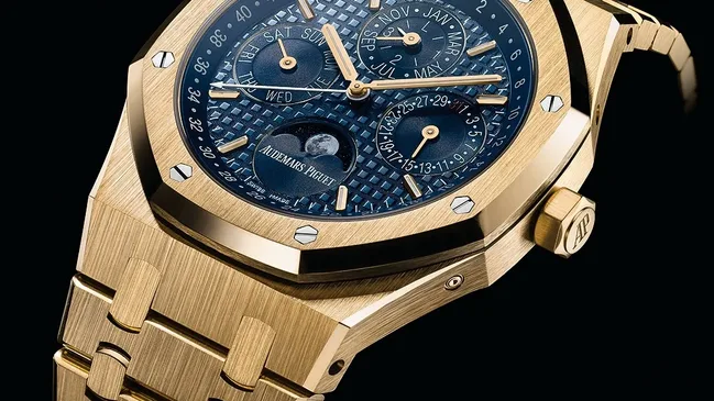 Audemars Piguet Royal Oak QP - yellow gold - angle