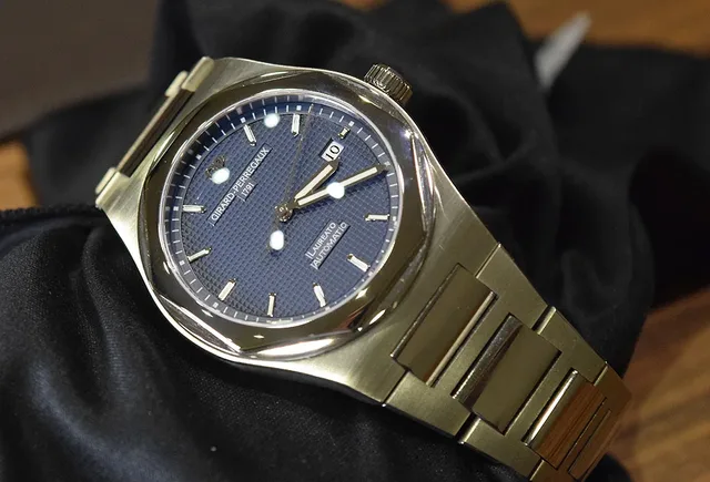 Girard-Perregaux Laureato