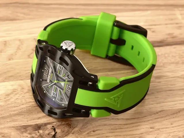 Wryst Swiss Watches - green - reclining