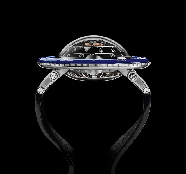 MB&F HM7 Aquapod - Profile