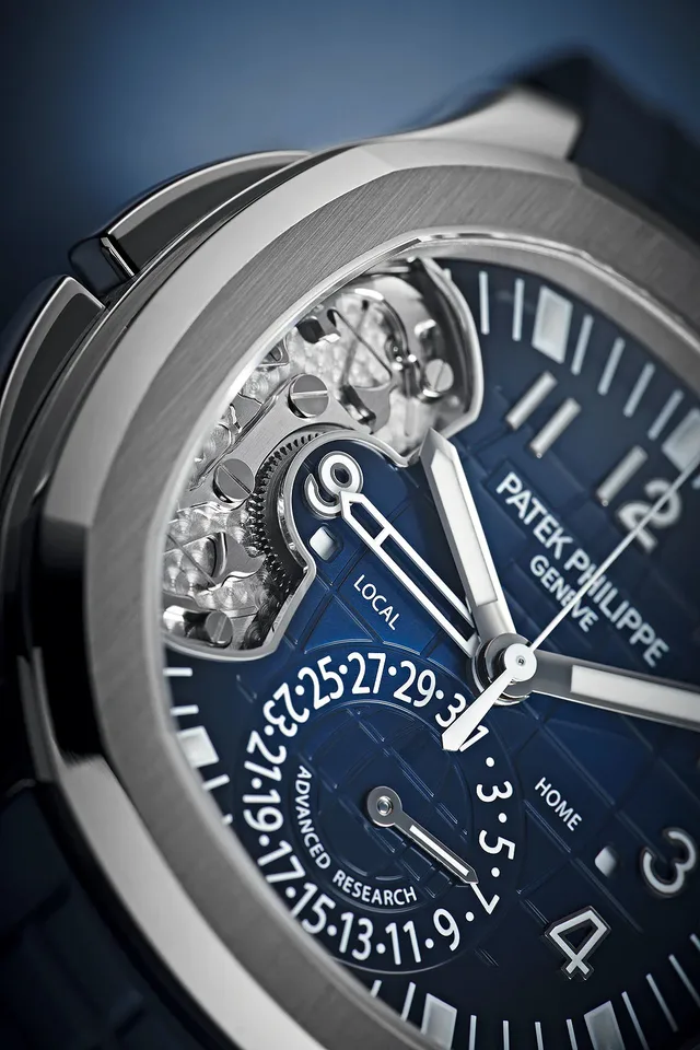 Patek Philippe Aquanaut Travel Time Ref 5650G - dial CU