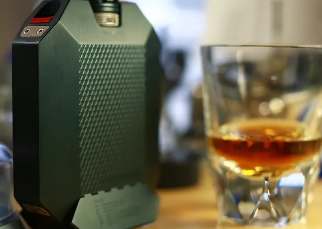 Urwerk Macallan Flask - lifestyle