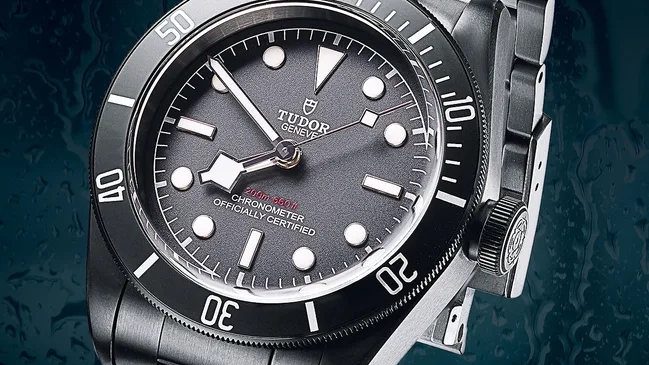 Tudor Heritage Black Bay Dark - front