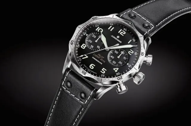 Junghans Meister Pilot - angle
