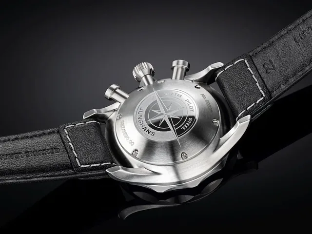 Junghans Meister Pilot - back