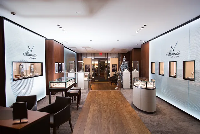 Frosted glass with guilloché adds to the ambiance