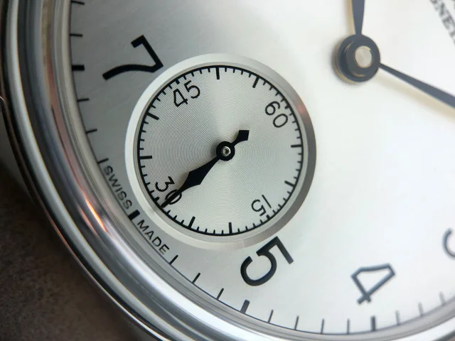 Close-up on the dial of the Tissot Heritage Antimagnetique Heritage 2018.