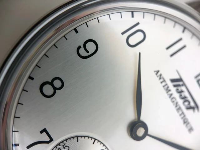 Close-up on the dial of the Tissot Heritage Antimagnetique Heritage 2018.