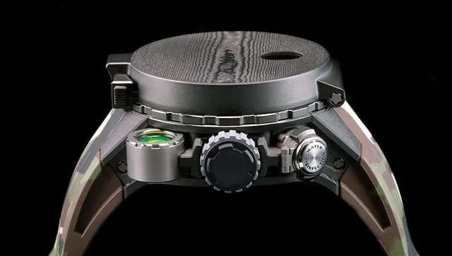 Richard Mille RM-25-01 - covered - crown