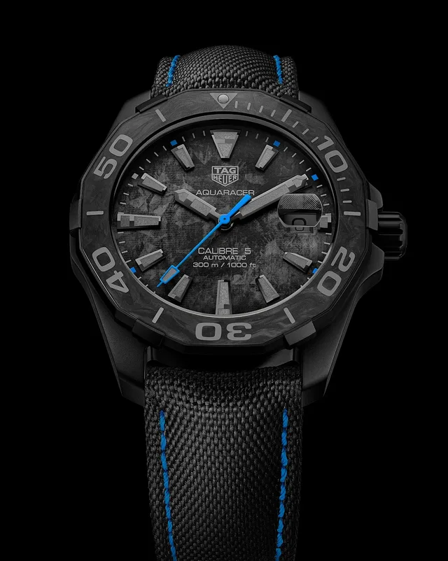 TAG Heuer Aquaracer Carbon - blue details - front