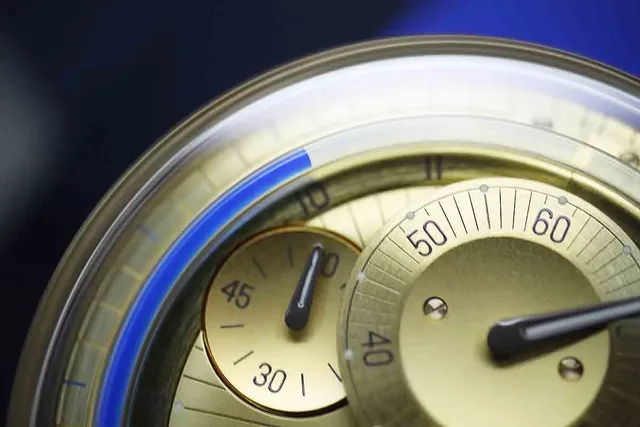 HYT H0 Gold Blue Fluid - dial - subdials