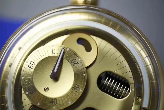 HYT H0 Gold Blue Fluid - dial - power reserve