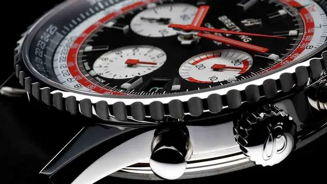 Breitling Navitimer 1 B01 Chronograph 43 Swissair Edition - side