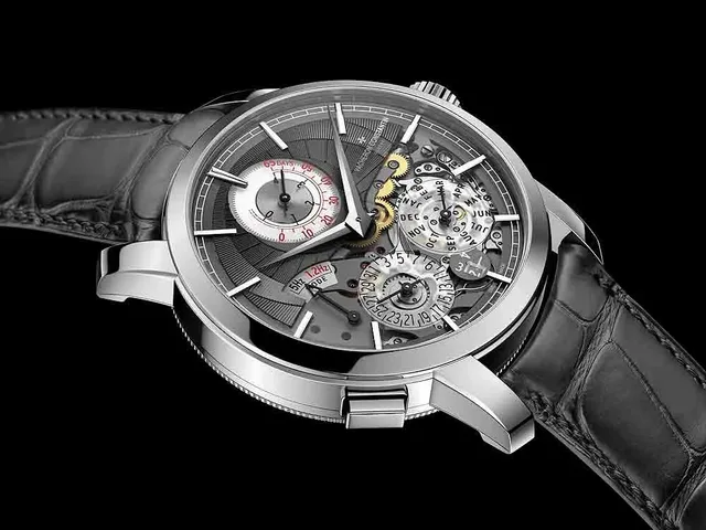 Vacheron Constantin Traditionnelle Twin Beat Perpetual Calendar - side