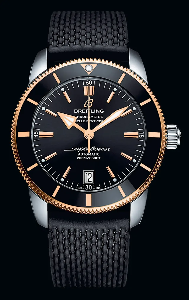 By day, the Superocean is highly legible thanks to bold hands and markers and striking contrasts.