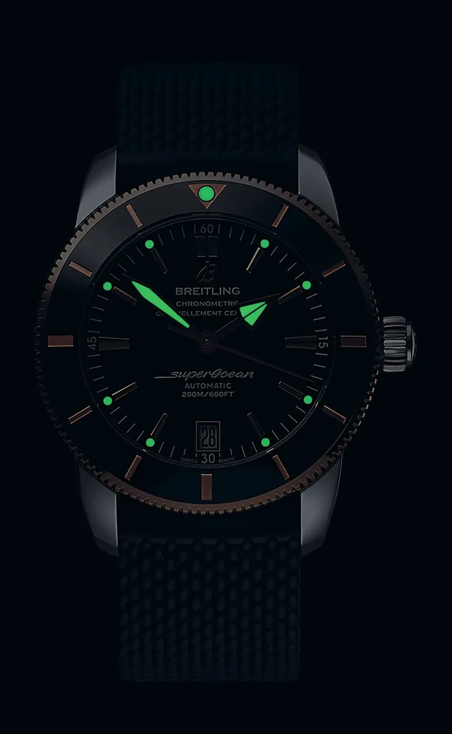 At night, the time is easy to read, but the dive functions are difficult to use.