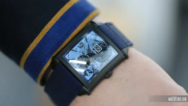 Girard-Perregaux Vintage 1945 Earth to Sky - Wrist