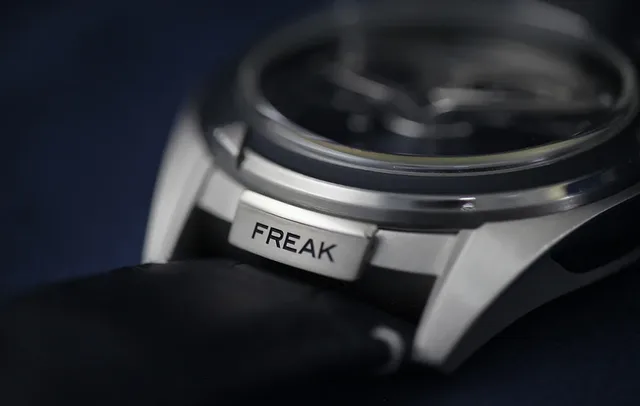 Ulysse Nardin Freak Vision - button