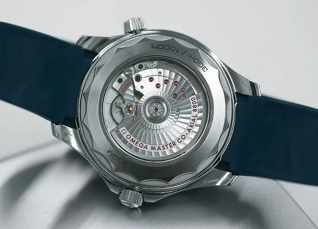 Omega Seamaster Professional 300M - back