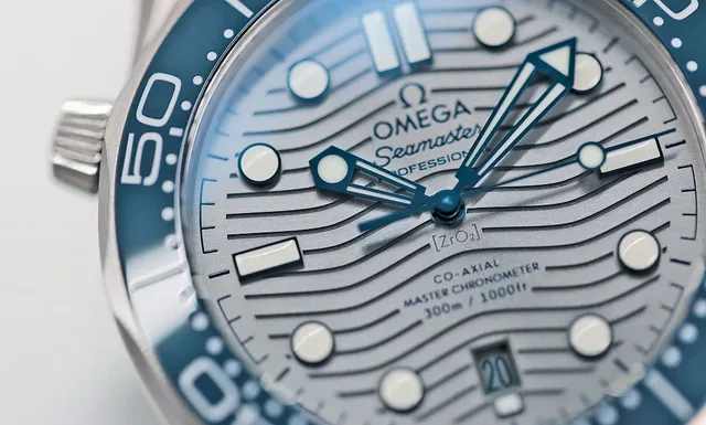 Omega Seamaster Professional 300M - waves