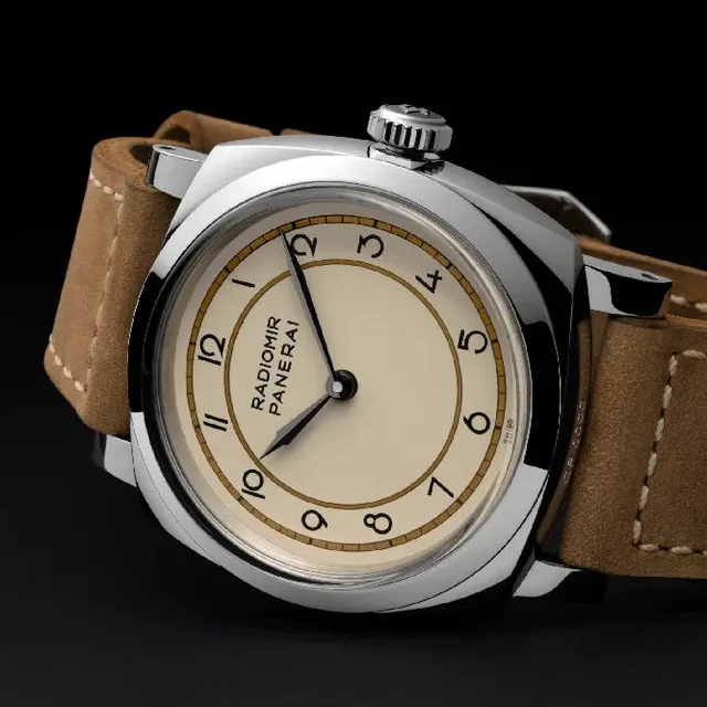 Panerai_PAM791_reclining_1000