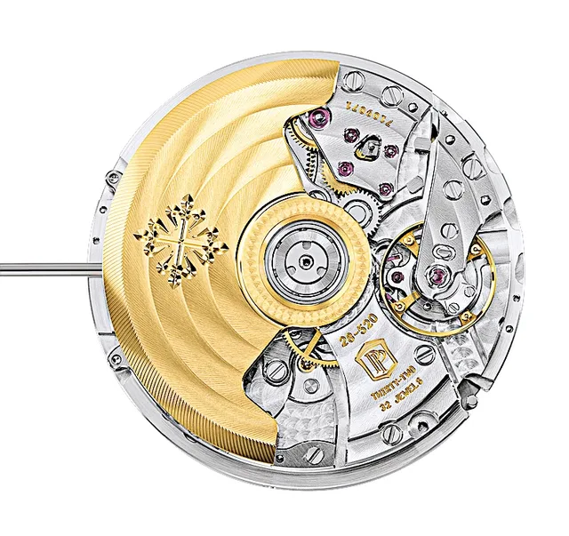 Caliber CH 28-520 C: there are 14 bridges on the "bridge side" and 308 parts in all.