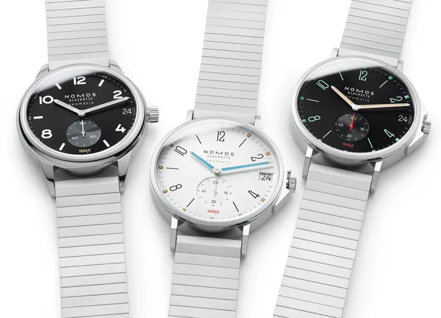 026_NOMOS_Tangente_Club_Sport_neomatik_42_date_group_lying