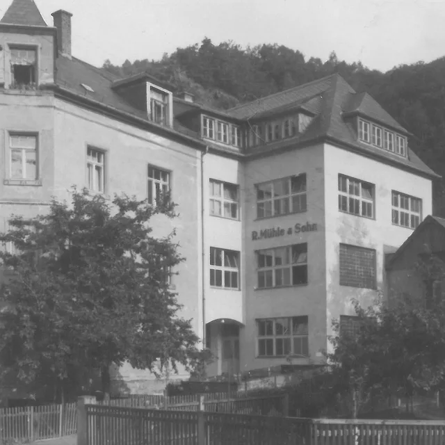 Muehle Glashuette Factory (1945)