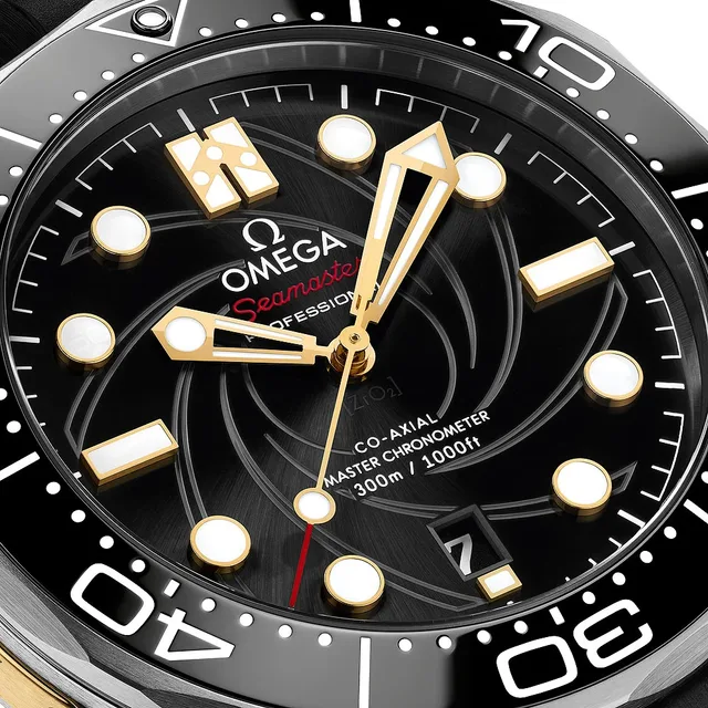 Omega Seamaster Bond OHMSS - dial CU