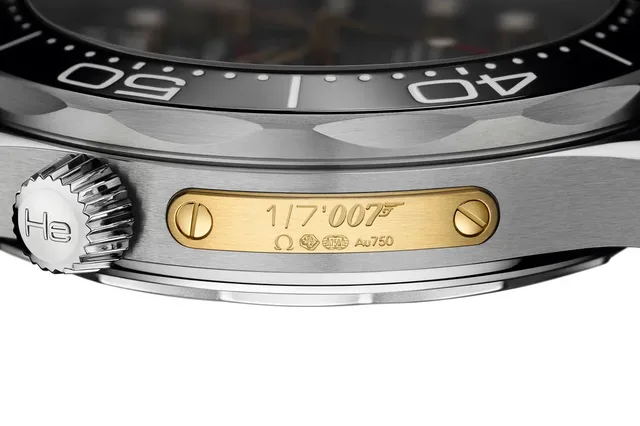 Omega Seamaster Bond OHMSS - side