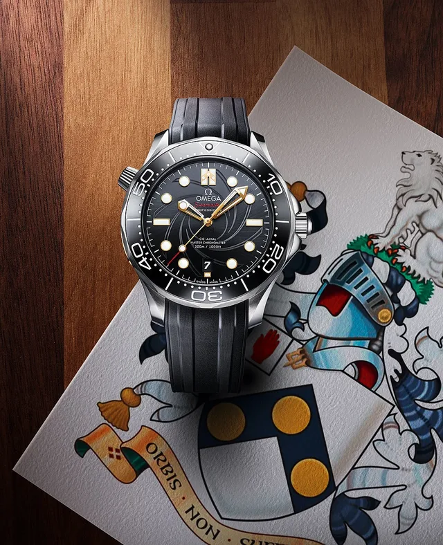 Omega Seamaster - Bond OHMSS standing