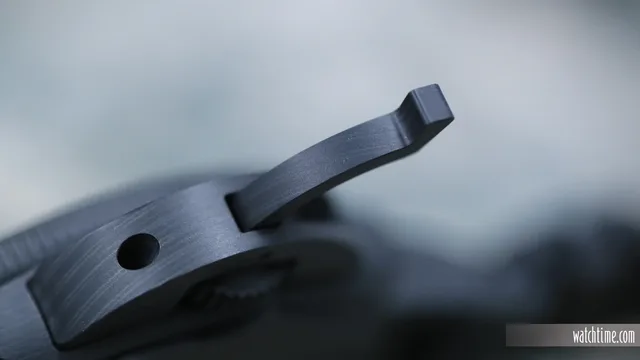 Panerai Submersible Marina Militare Carbotech - Profile - Lever