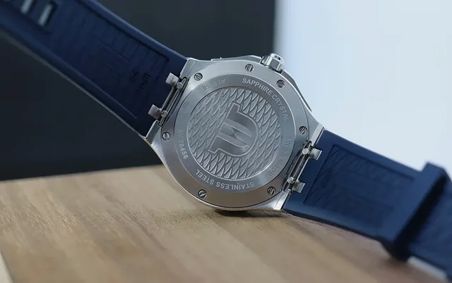 Maurice Lacroix Aikon Venturer - back