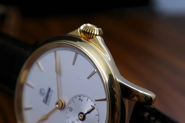 Tutima_Patria_DualTime_crown_1000