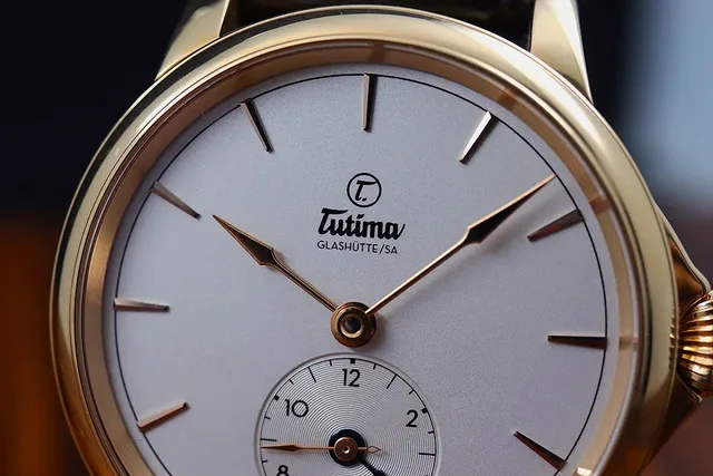 Tutima Patria Dual Time - dial CU - hands