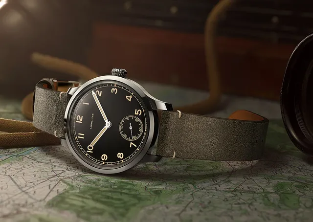 Longines Heritage Military 1938 - reclining